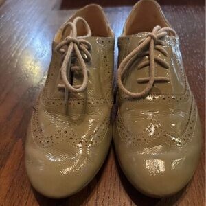 Cole Haan Patent leather wingtip Oxford shoes women’s size 6 beige/taupe brogue